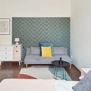 https://modern-flat-in-old-town-by-prague-days.praguehotelsweb.com