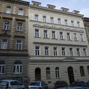 https://apartment-continents-nearby-main-train-and-bus-station.praguehotelsweb.com