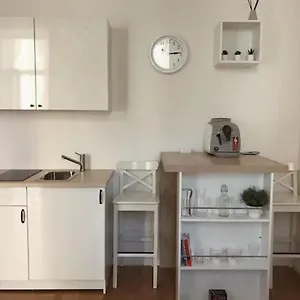 https://favorite-apartment-in-the-center-of-prague-1.praguehotelsweb.com