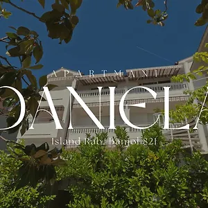 Daniela Appartamento Rab Town